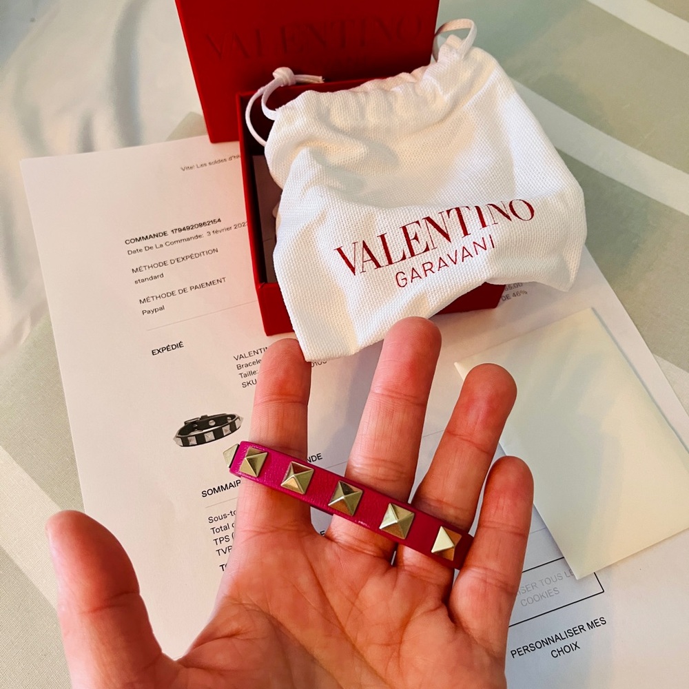 EUC Valentino Garavani Pink Bracelet Rockstud